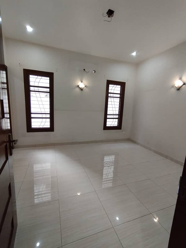 Brand New Ground floor 3 bed d d tiles flooring block 6 gulshan-e-iqbal 1