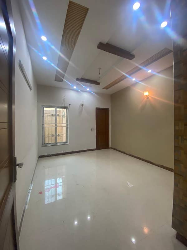 8 marla lower portion for rent in military account society main college road lhr 3
