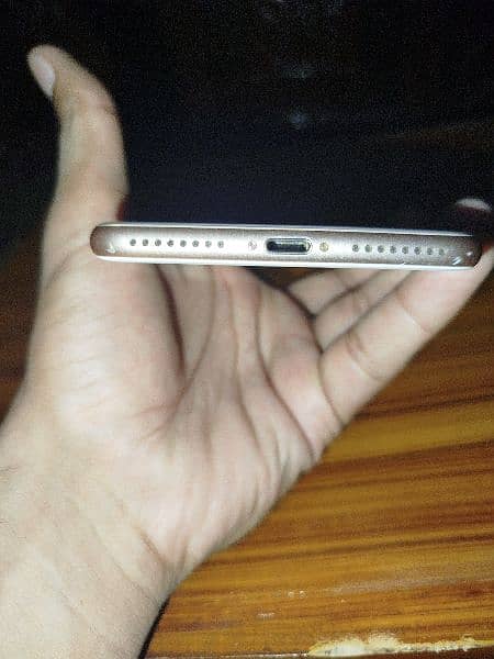 iPhone 8 plus (64GB) (non PTA SIM lock) 1