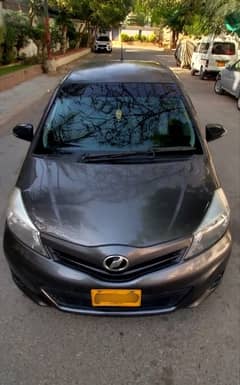 TOYOTA VITZ FL 1.0 0