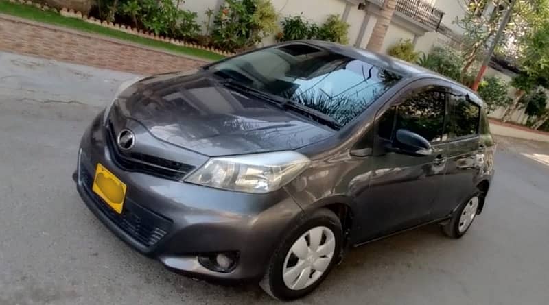 TOYOTA VITZ FL 1.0 3