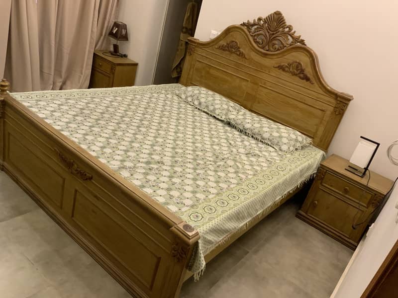 Double bed with mattress, side tables and dressing table 0
