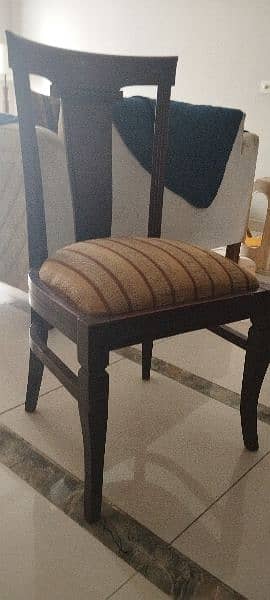 6 Dining Chairs for sale 0