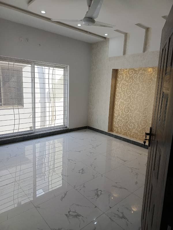 01 KANAL VILLA FOR SALE LDA APPROVED GAS AVAILABLE IN CENTRAL BLOCK PHASE 1 BAHRIA ORCHARD LAHORE 11
