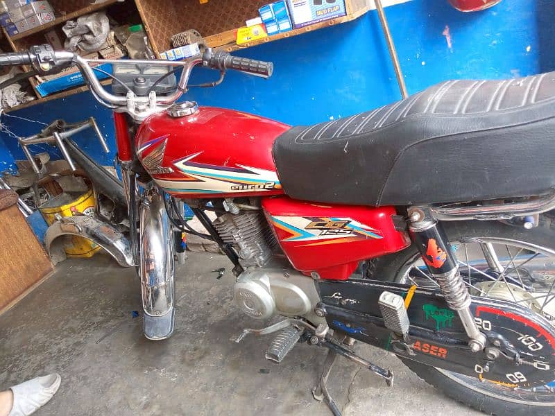 03059763507 arjent for۔bike bikul ok ha 1 rupee ka Kam NAHI honay wala 2