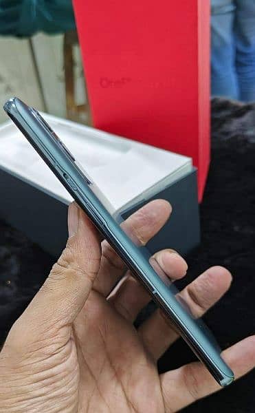 one plus 9 pro 5G mobile lush condition My WhatsApp number 03247497835 3