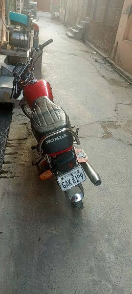 honda 70cc bilkol ok ha candition b saff ha pic ma dakh sakta ho 4