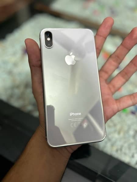 IPHONE XS MAX 64Gb water pack phone 10/10 2