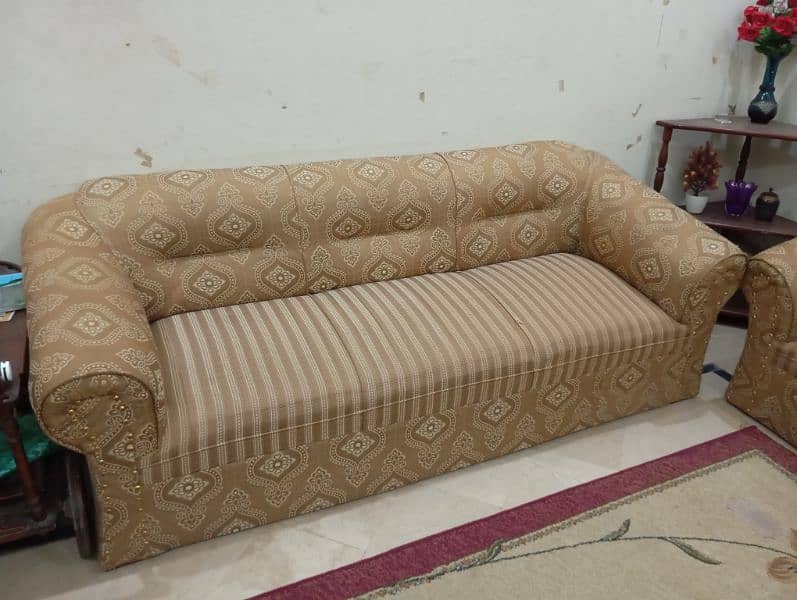8 seater sofa set for sale in new condition on a reasonable price. . 0