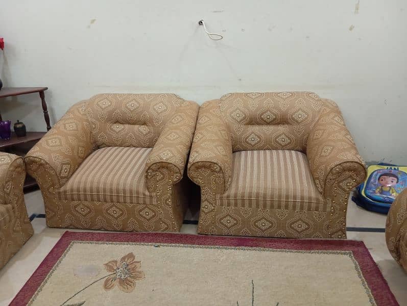 8 seater sofa set for sale in new condition on a reasonable price. . 1