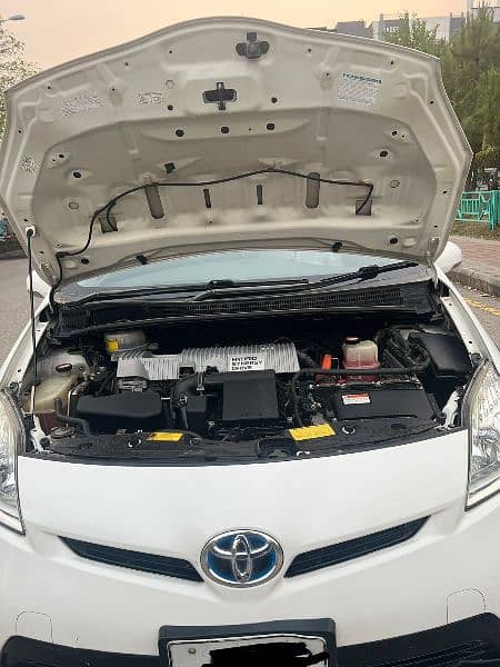 Toyota Prius 2014 1
