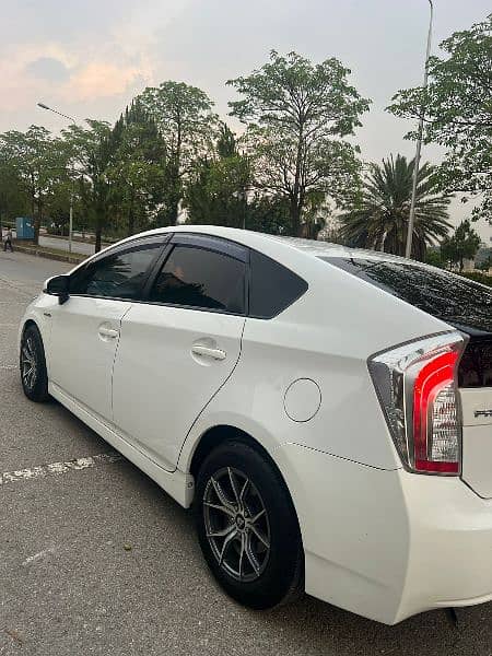 Toyota Prius 2014 8