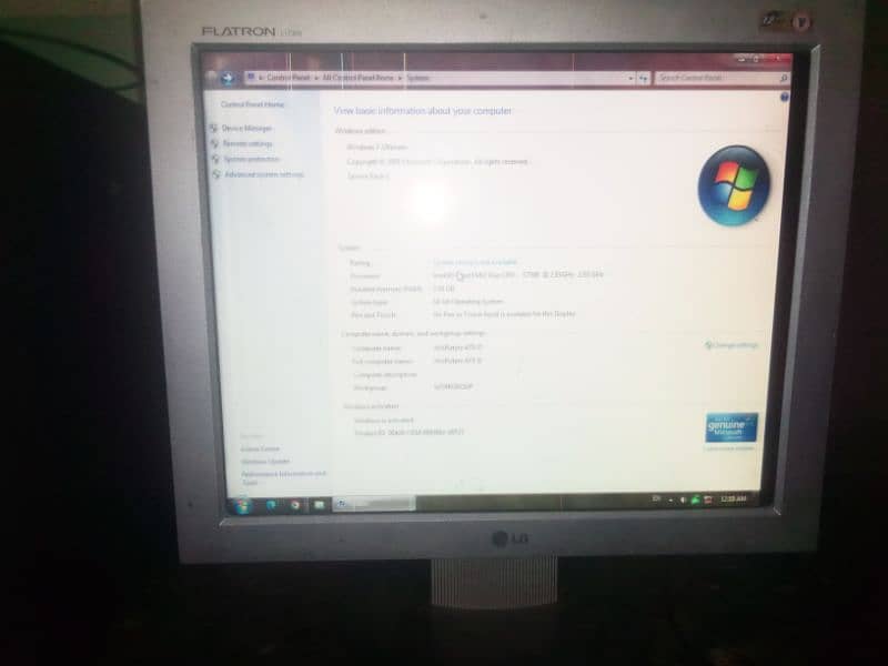 Lenovo LCD hn or CPU bhi or keyboard or mouse bhi Pura set hn 1