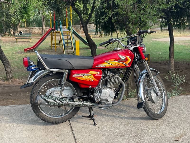 Honda 125 bike Excellent condition 2