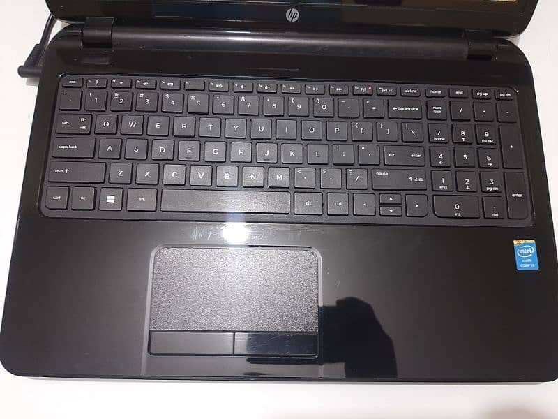 HP Laptop  [i3/4th] 8/640 3