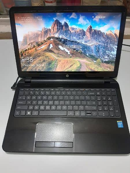 HP Laptop  [i3/4th] 8/640 9
