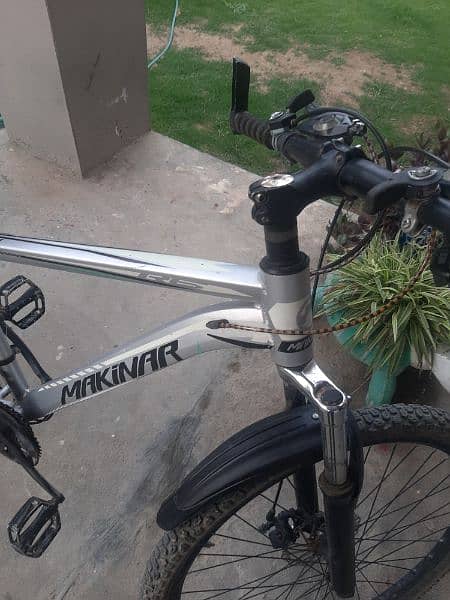 Mountain bike with aluminium frame 1