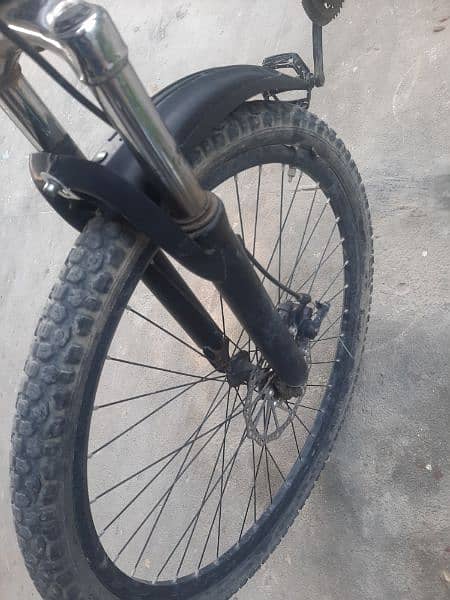 Mountain bike with aluminium frame 4