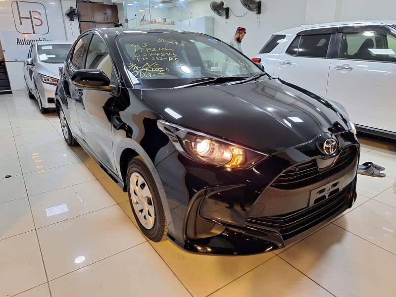 Toyota Yaris Hatchback 2021 1