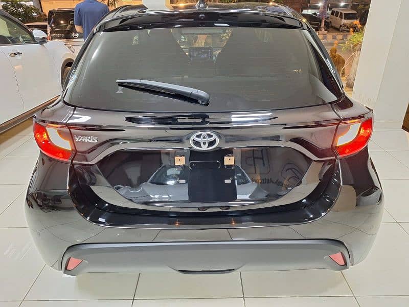 Toyota Yaris Hatchback 2021 6