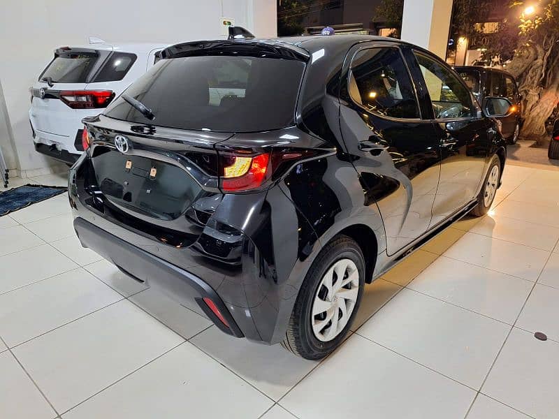 Toyota Yaris Hatchback 2021 8