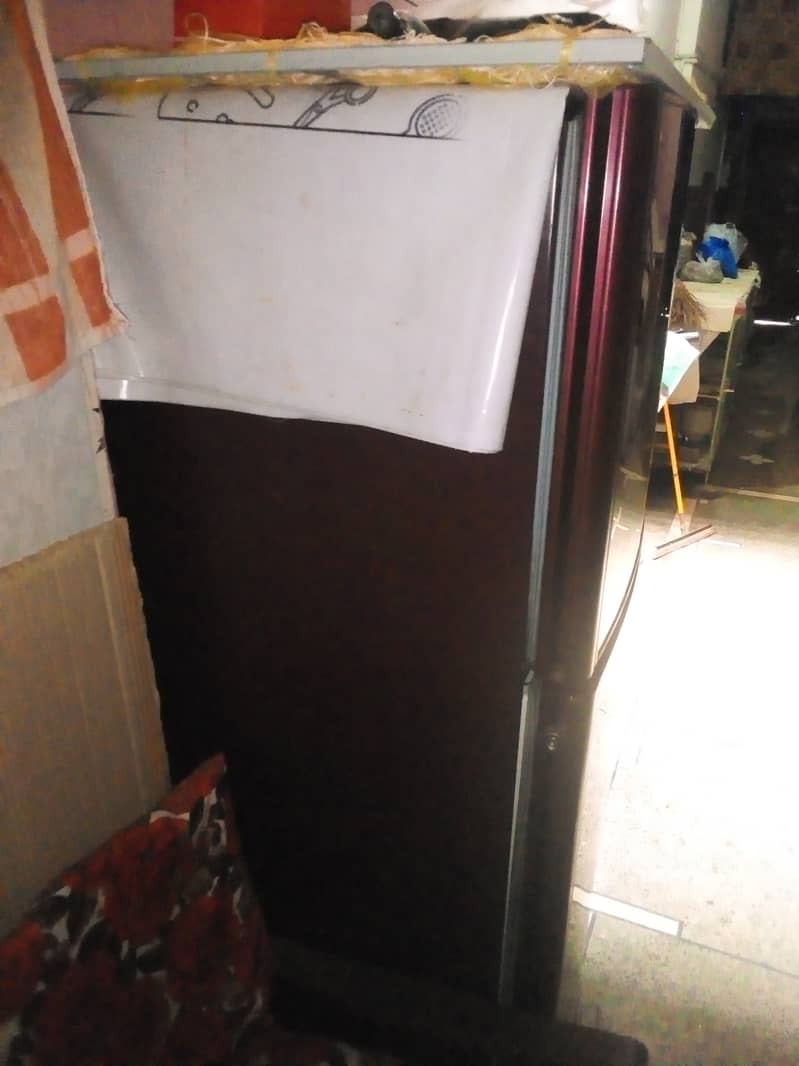 Refrigerator for sale (Only Shopkeeper Contact Karen) 3
