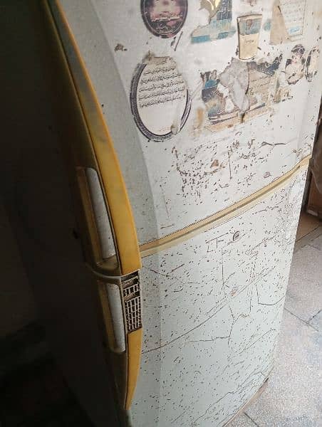 condition 10/9 Dawlance fridge 2