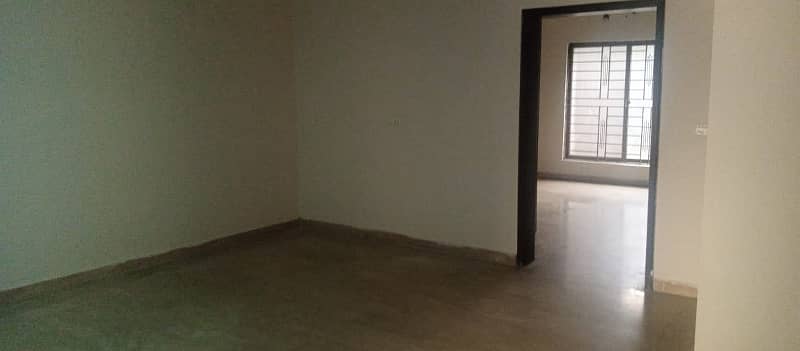 10MARLA UPPER PORTION FOR RENT IN IRAS BLOCK BAHRIA TOWN LAHORE 3