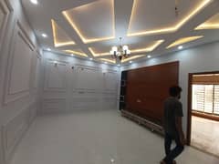 10 MARLA BRAND NEW UPPER PORTION AVAILABLE FOR RENT