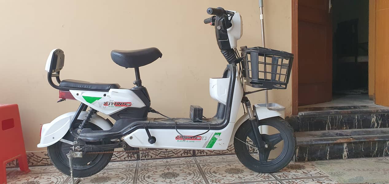 Electric scooty for kids/teenagers/females 0