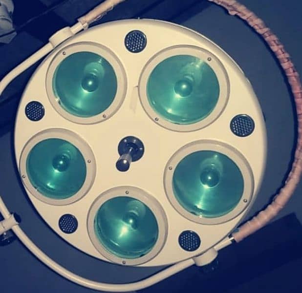 5 LED operation theatre ceiling type light 1