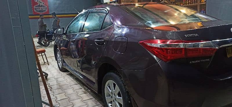 Toyota Corolla Altis 1.8 model 2014 2