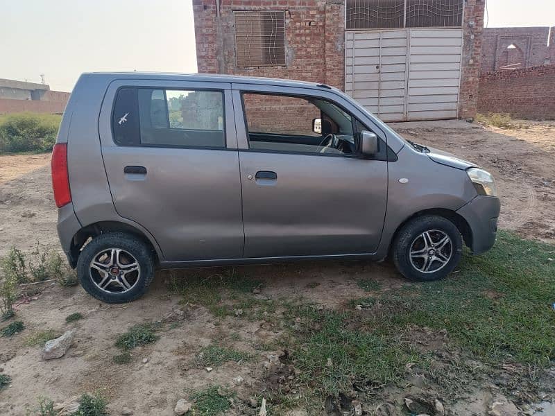 Suzuki Wagon R 2018 3