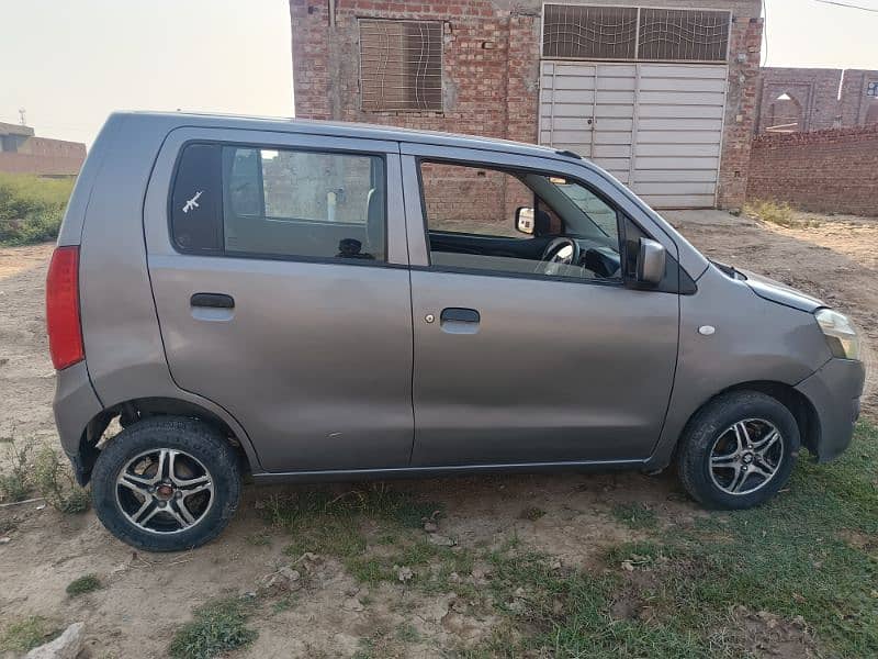 Suzuki Wagon R 2018 4