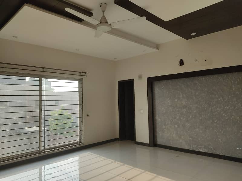 1 Kanal Upper Portion Available for Rent 9