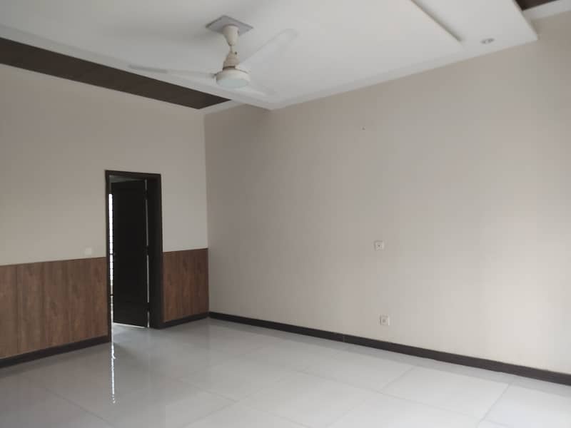 1 Kanal Upper Portion Available for Rent 17