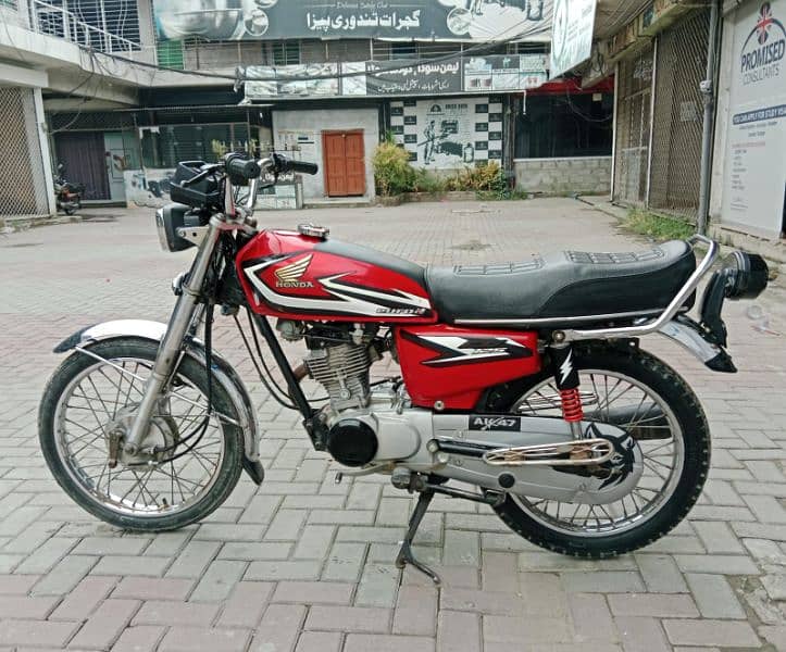 Honda, 125 7