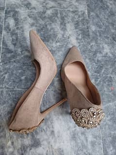 Almas heels