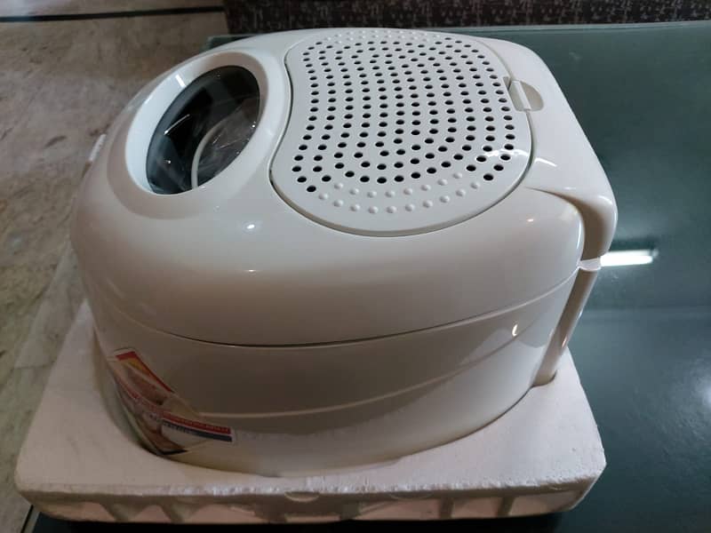 Delonghi Electric Deep Fryer With Rotating Basket, 220 F895 2