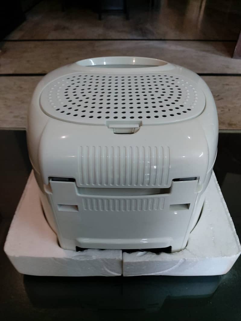 Delonghi Electric Deep Fryer With Rotating Basket, 220 F895 3