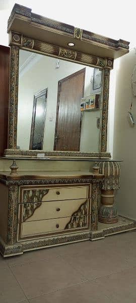 Beautiful Dressing Table, well Maintained , Available For Salr 2