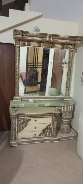 Beautiful Dressing Table, well Maintained , Available For Salr 3