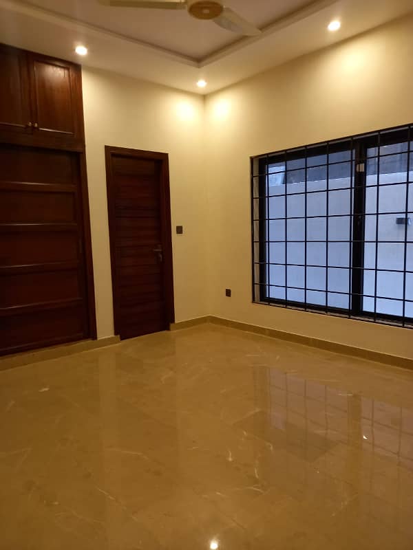 10 Marla Beautiful Double Unit House Available For Rent 3