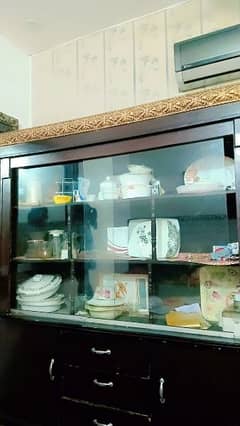 showcase in very good condition
