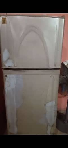 Dowlance Fridge Medium Size 0