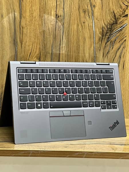 Lenovo ThinkPad X1 yoga i7-10th Gen 16Gb Ram 512Gb SSD 1