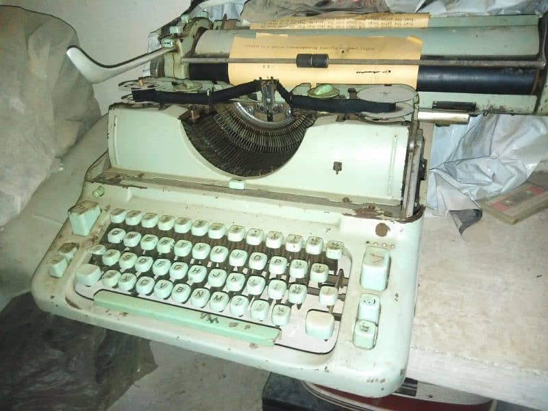 typewriter 1