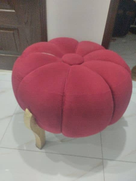 2round style stool 4sale 0