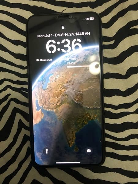 iPhone 11 Pro Max 64GB / Non PTA / Grey 4