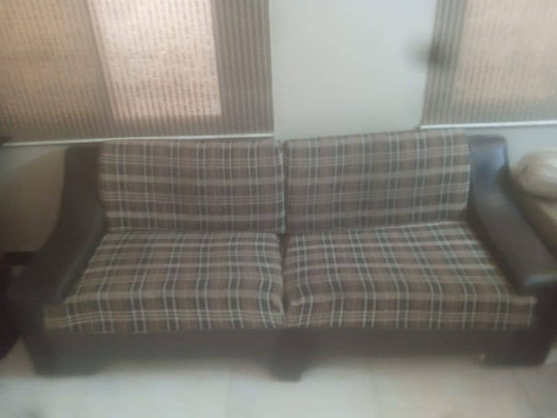 5 seater sofa set urgent sale 2